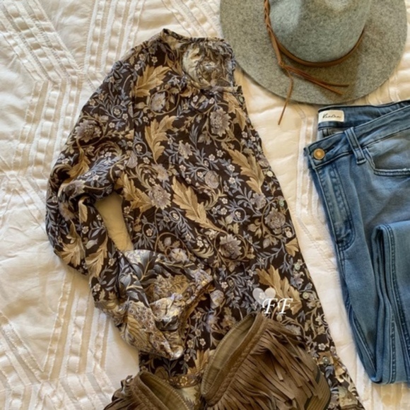 New Boutique Bohemian Print Long Sleeve Blouse - Picture 5 of 8